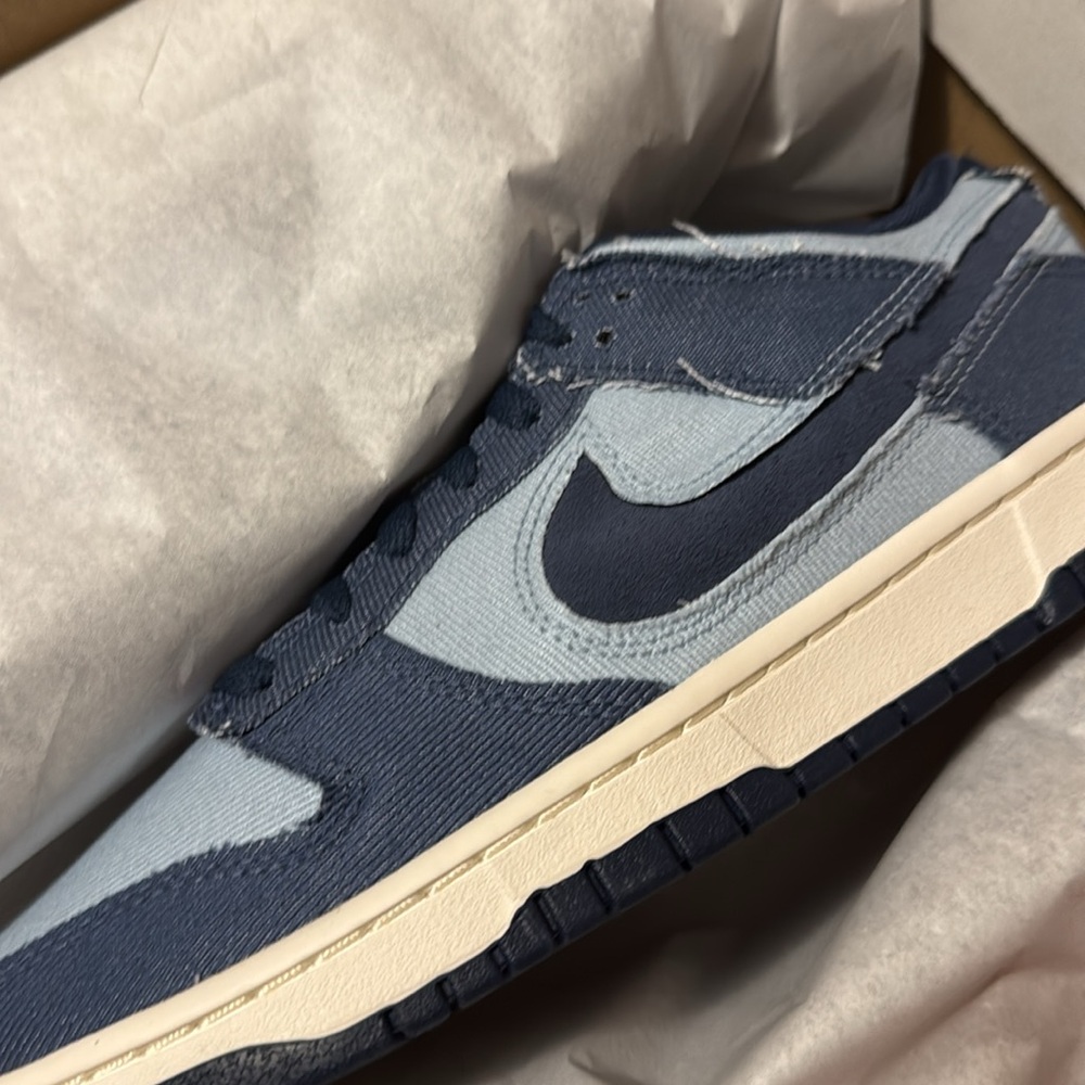 Nike Dunk Low Retro SE - Picture 13 of 13